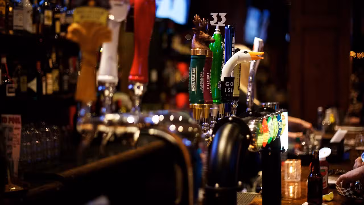 Interior - Rockfords Bar & Grill, King City, ON