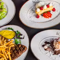 A photo of Les Bubbles Bar and Bistro restaurant