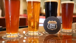 Una foto del restaurante Old 290 Brewery & Restaurant