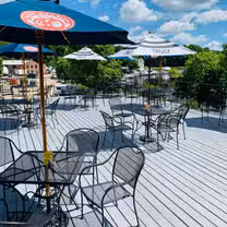 Una foto del restaurante Farm Bar & Grill - Dover