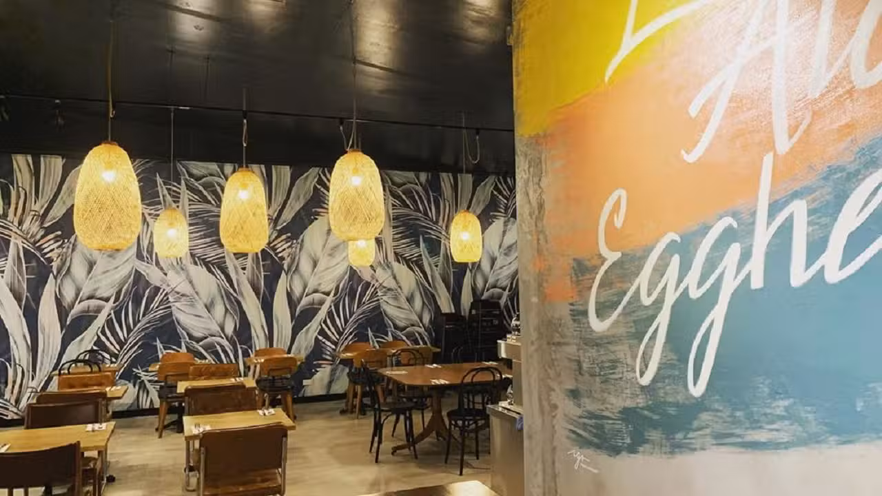 Interior - Egghead Cafe - Honolulu, Honolulu, HI