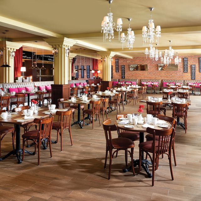 La Brasserie French restaurant at The Fives Beach Hotel with elegant dining room ambience for romantic dinners in Playa del Carmen