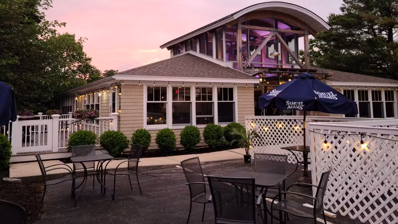 Exterior - Kenzie's Restaurant & Pub, Kittery, ME