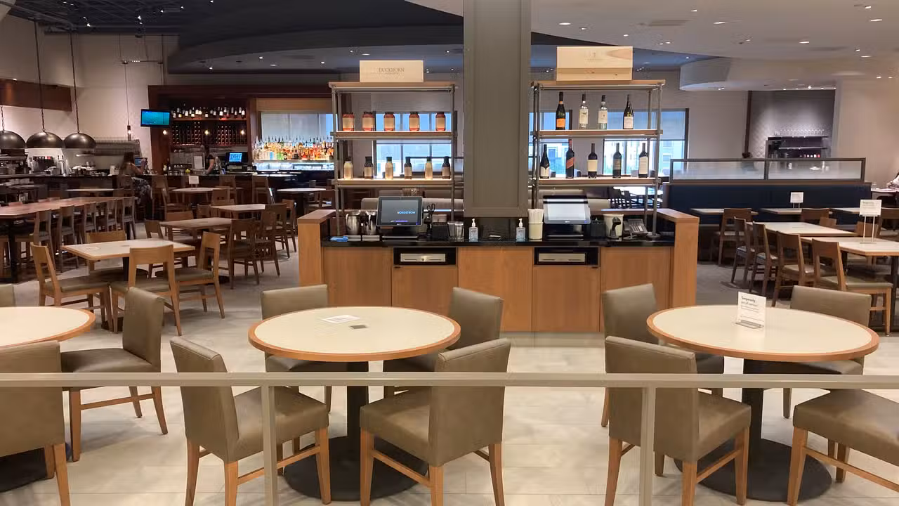 Binnenkant - Bazille - Nordstrom Houston Galleria, Houston, TX