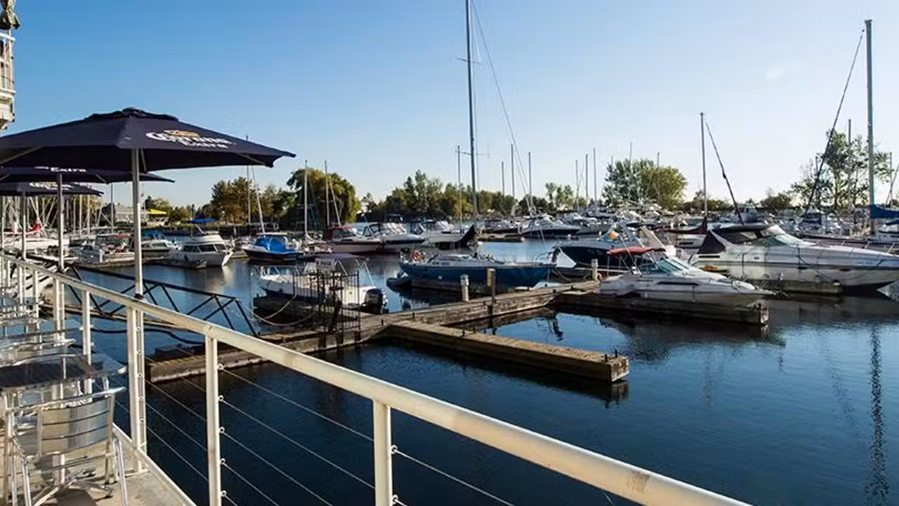 Bluffers Restaurant, Scarborough, ON