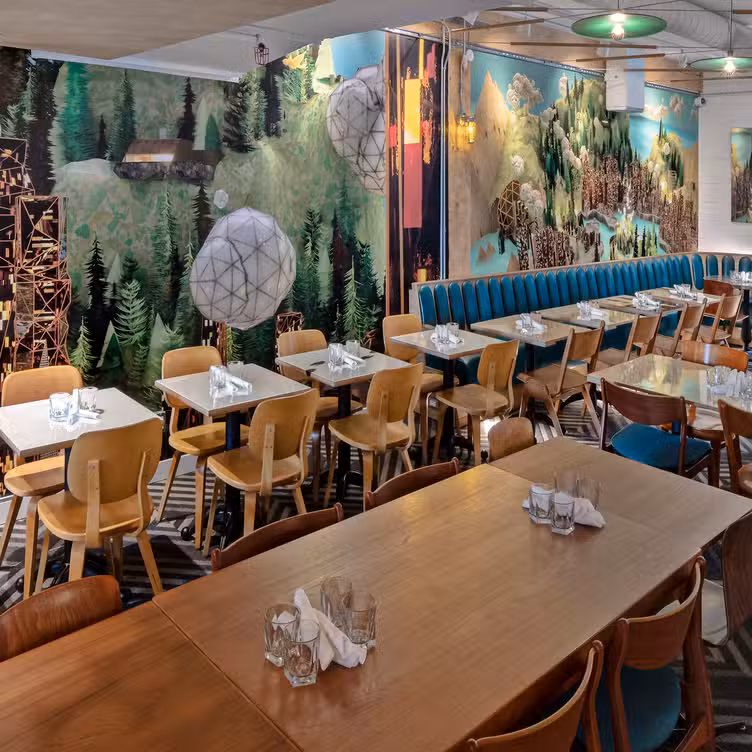 Interior - Drake Commissary, Toronto, ON