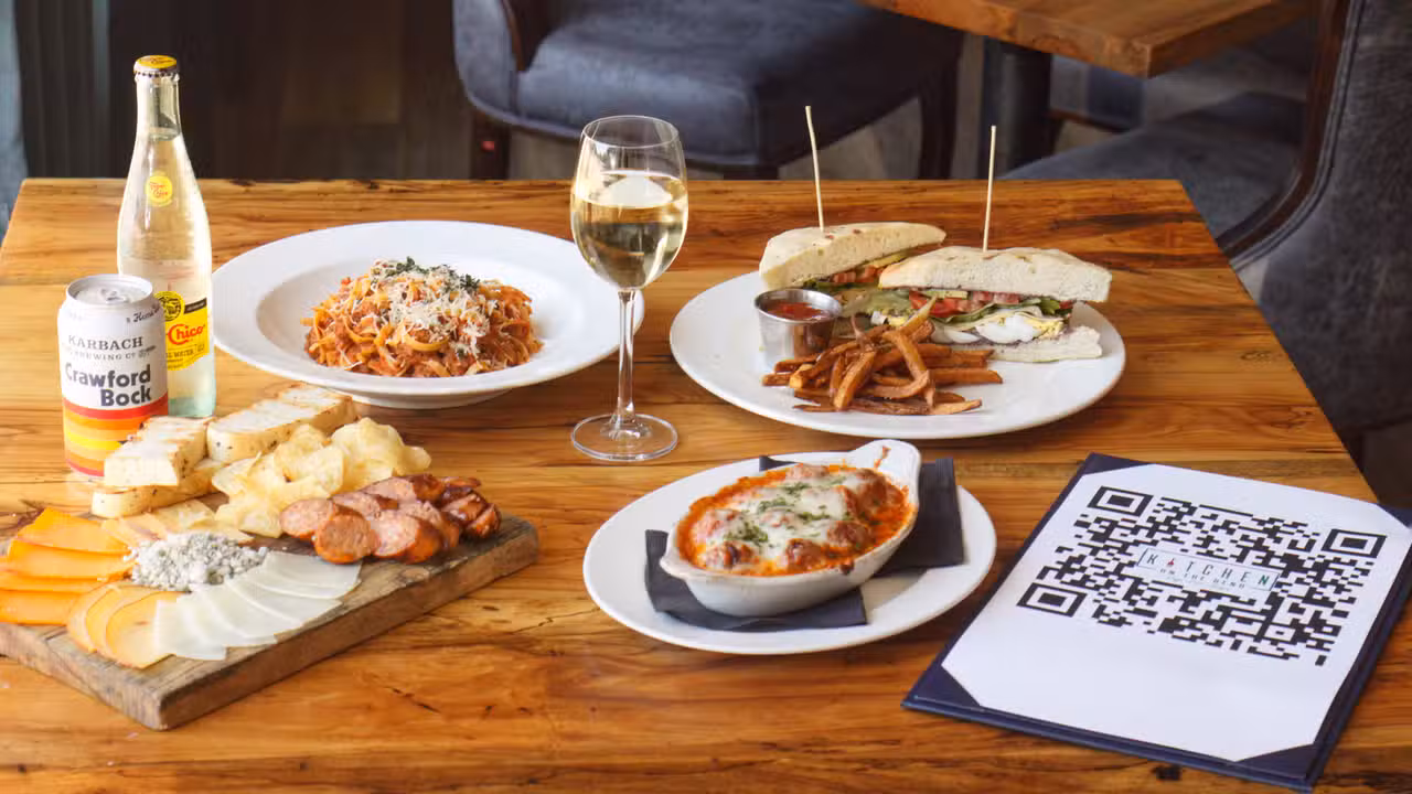 Eten - Kitchen on the Bend, 620 N Austin Texas, TX