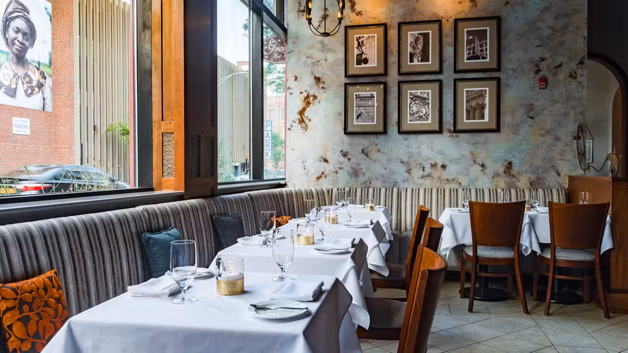 Interior - Gracie's, Providence, RI