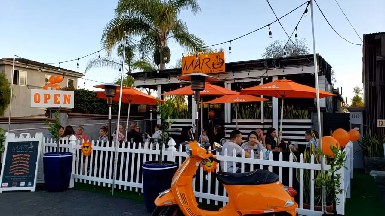 Buitenkant - Maro Wood Grill, Laguna Beach, CA