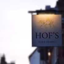 Una foto del restaurante Hof's Bar and Dining