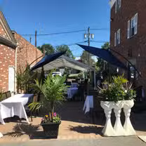 A photo of LouCás restaurant