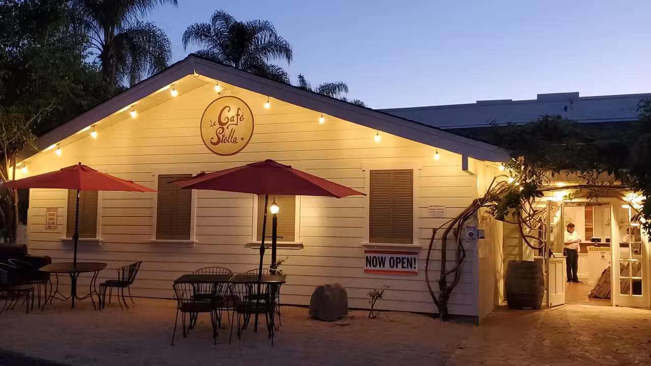 Buitenkant - Le Cafe Stella, Santa Barbara, CA