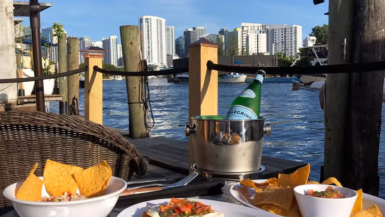 Eten - Mr. G Seafood On the River, Miami, FL