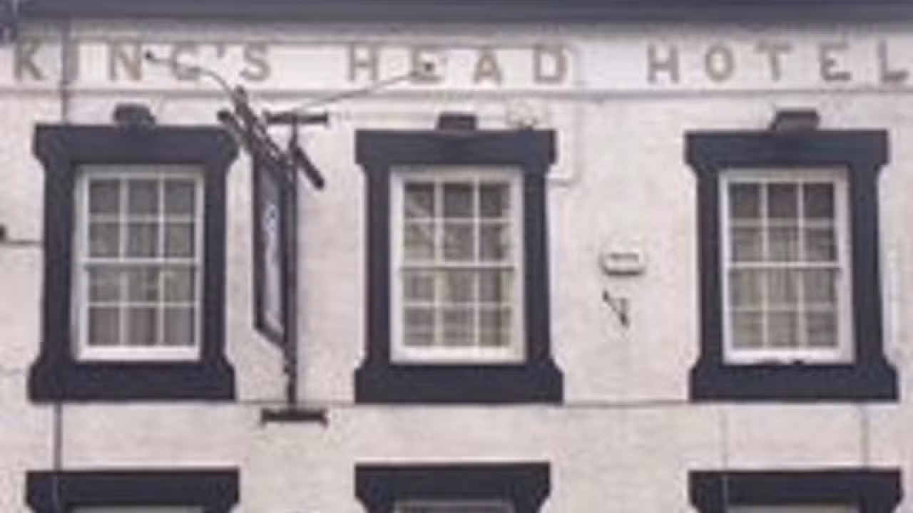 Exterior - Kings Head - Bethesda, Bangor, Gwynedd