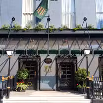 Foto von Harcourt Bar & Garden Lounge Restaurant