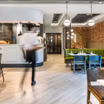 Foto del ristorante FARO - Oak Bay Beach Hotel
