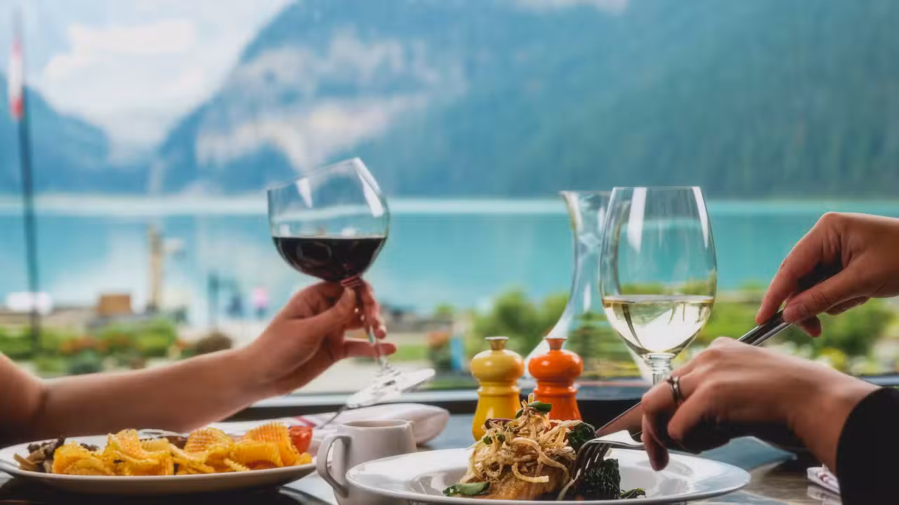Lakeview Lounge, Lake Louise, AB