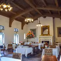 Una foto del restaurante Julia's Restaurant
