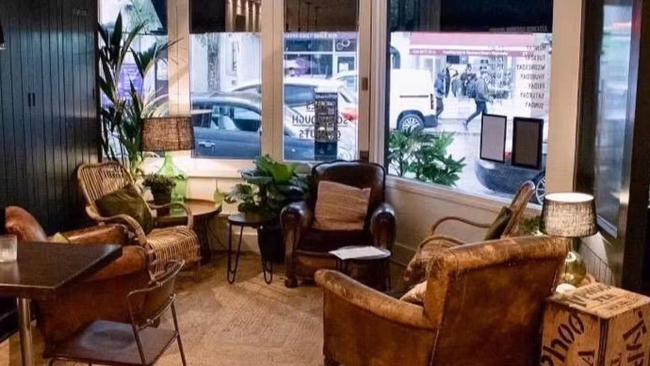 Interior - CAFE BENEDICT, Teddington, Greater London