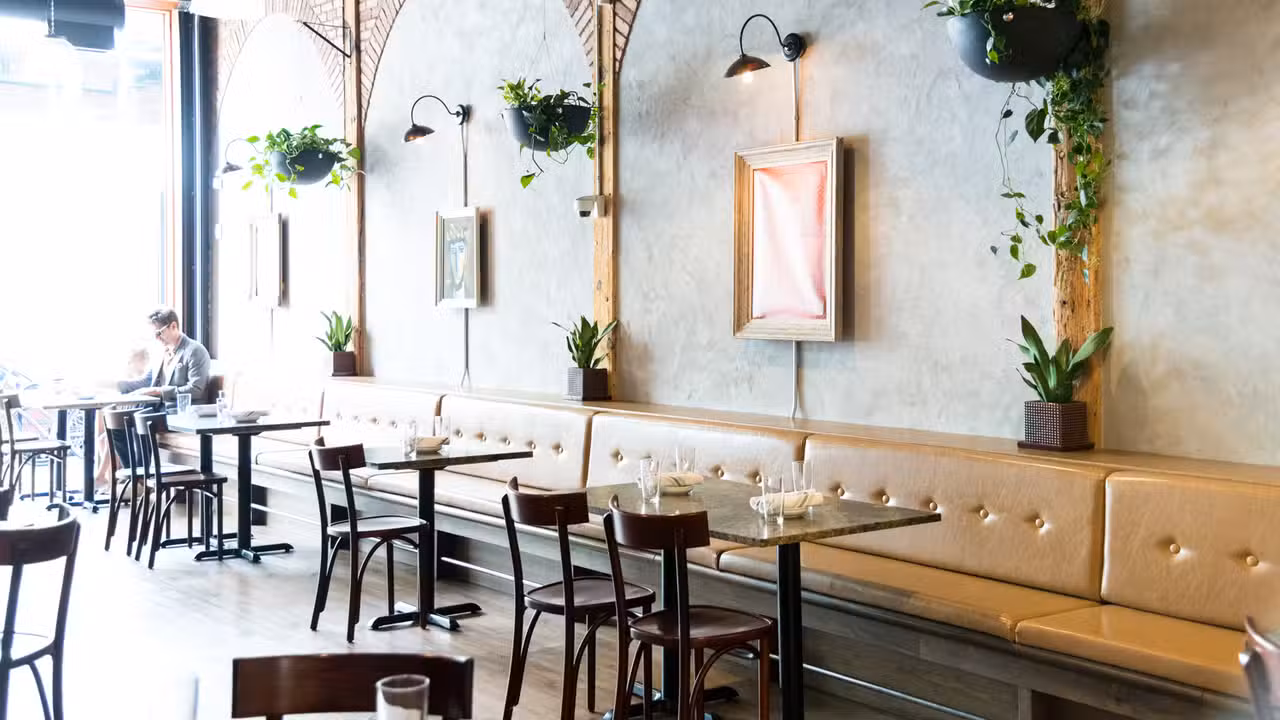 Binnenkant - A1 Cafe, Calgary, AB