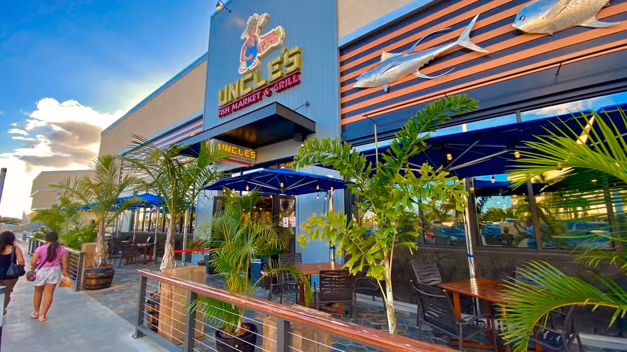 Uncle’s Fish Market & Grill - Pearlridge, Aiea, HI