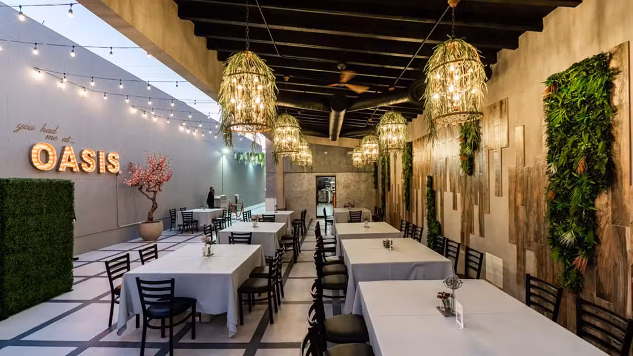 Oasis Bar & Restaurant, Van Nuys, CA