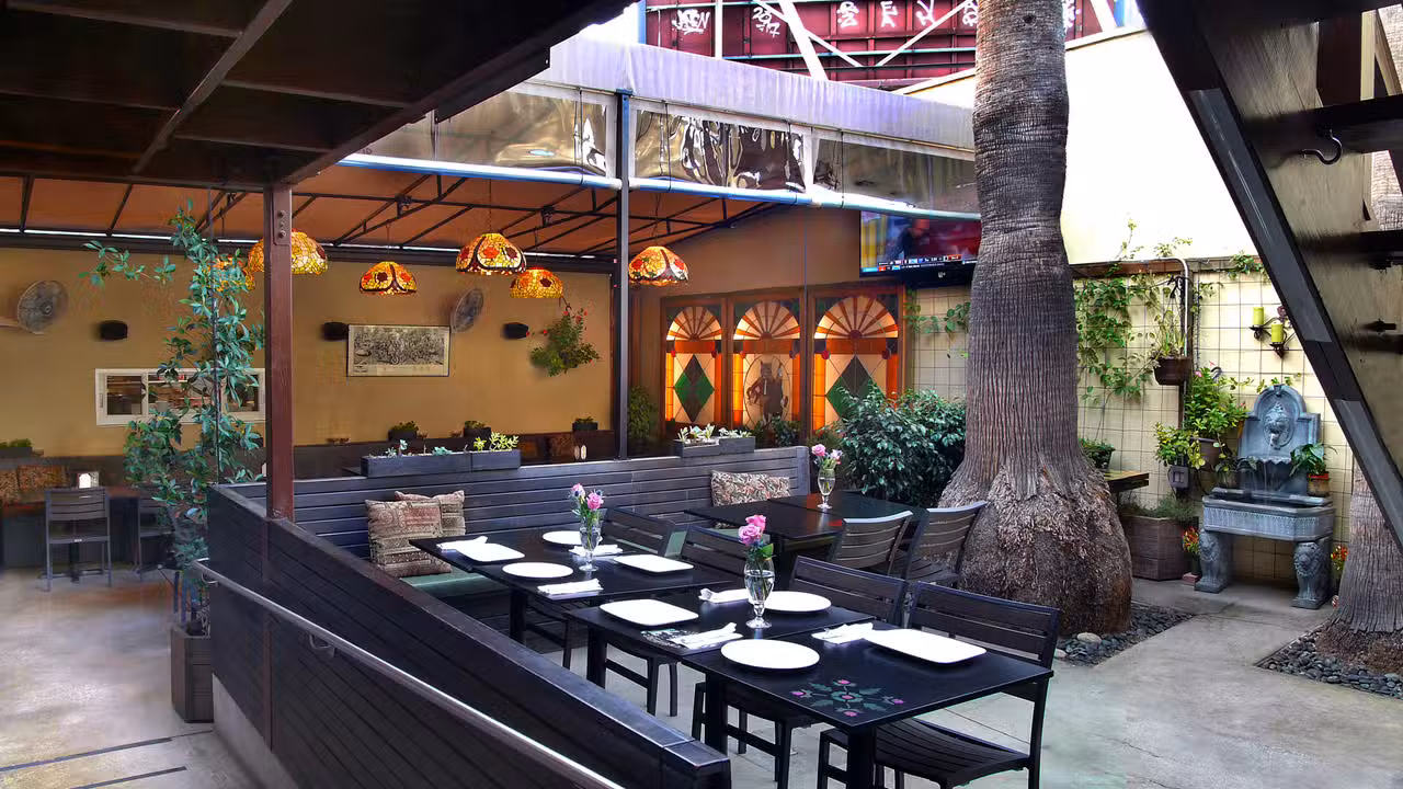 The Cat and Fiddle Restaurant & Pub CA Los Angeles