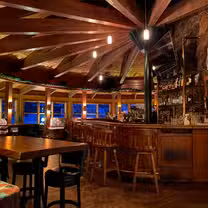 Una foto del restaurante River Ranch Lodge & Restaurant