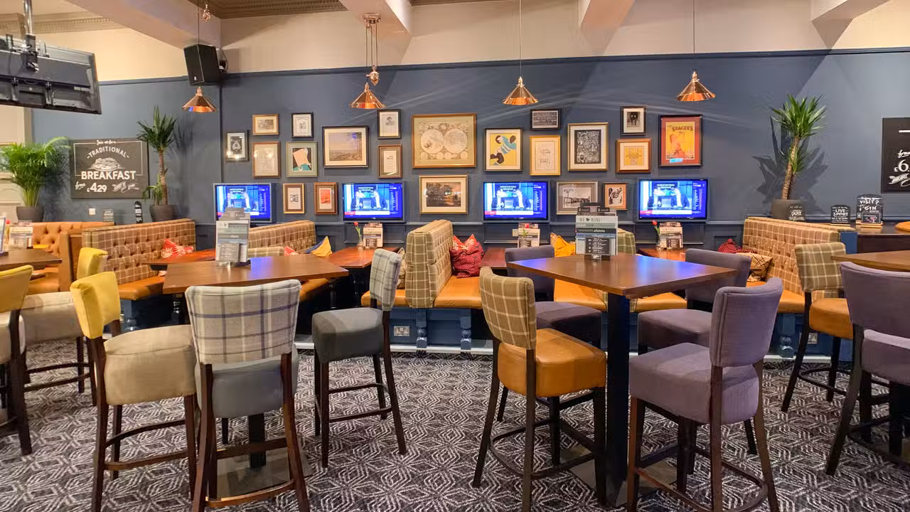 Binnenkant - The George Harrow, Harrow, Middlesex