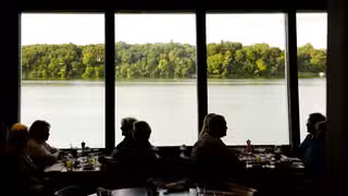 Een foto van restaurant Birch's on the Lake Brewhouse & Supperclub