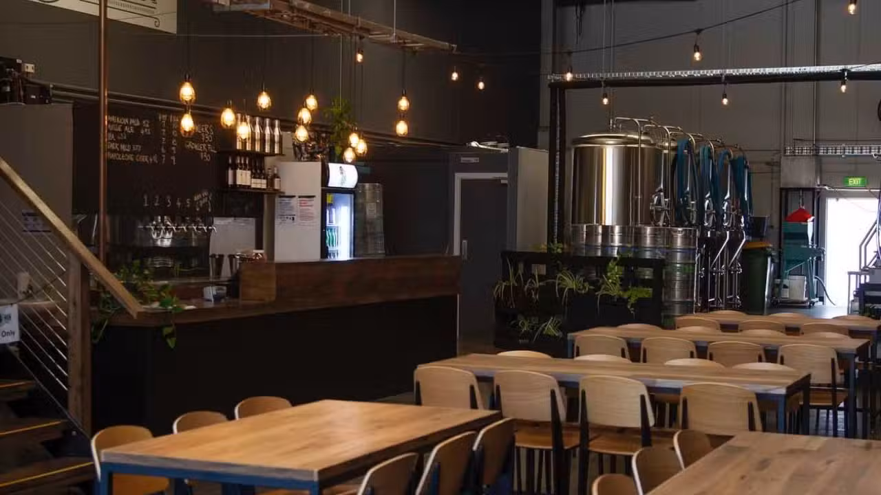 Interior - Hop Hen Brewing, Lilydale, AU-VIC