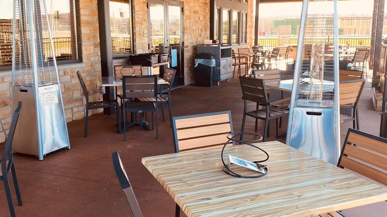 Binnenkant - Sugar River Pizza Company, Verona, WI