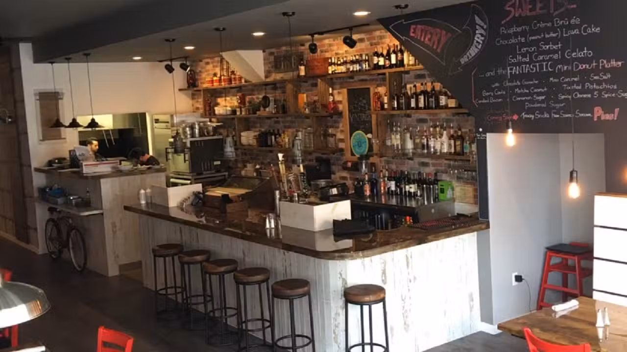 Binnenkant - Iron Range Eatery, Crosby, MN