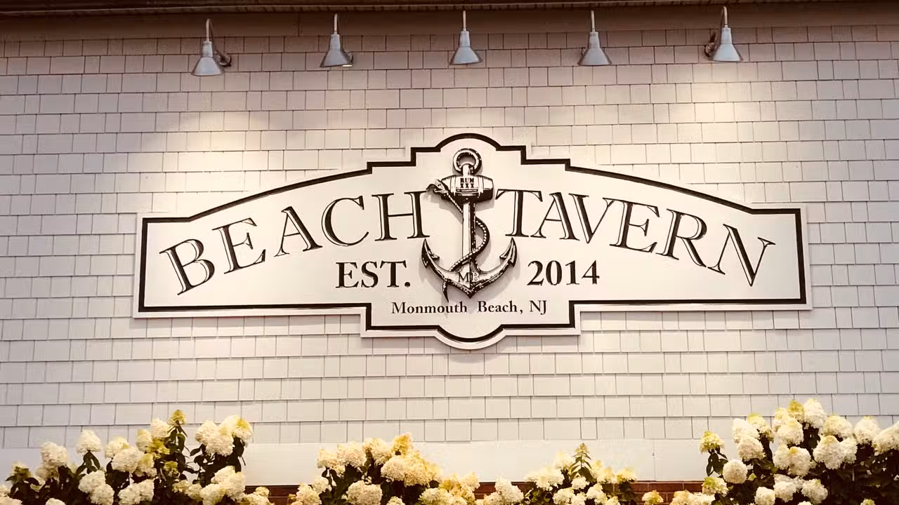 Buitenkant - Beach Tavern, Monmouth Beach, NJ