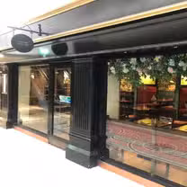 A photo of Queen's Cafe Bar restaurant