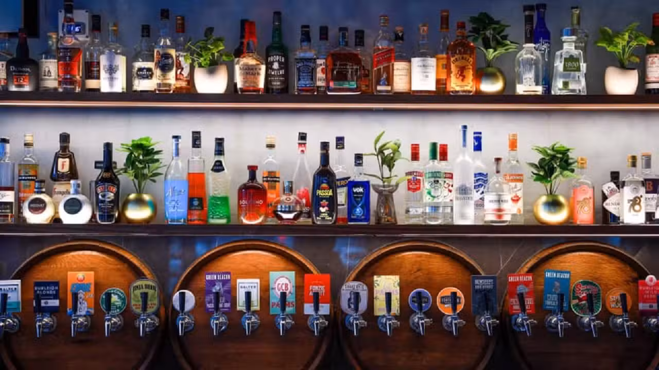 Craft House Bar & Restaurant - Nobby Beach, Mermaid Beach, AU-QLD