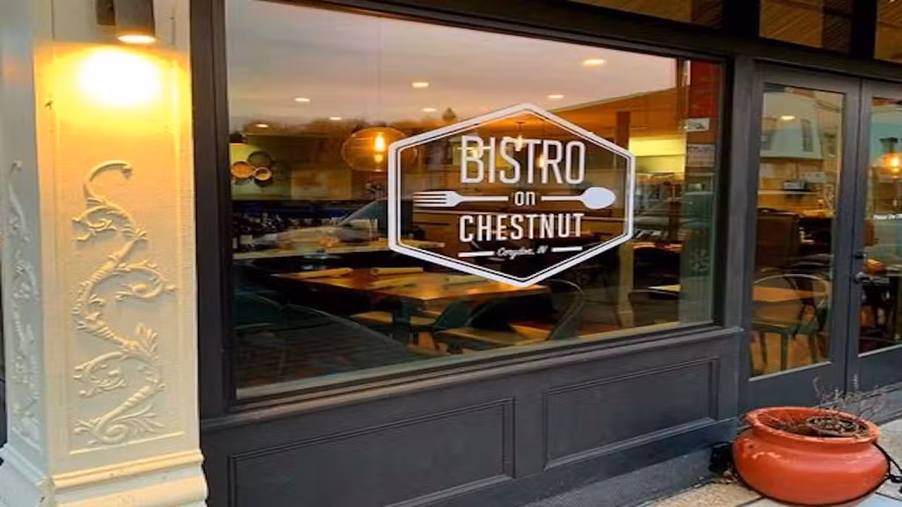 Buitenkant - Bistro on Chestnut - Permanently Closed, Corydon, IN