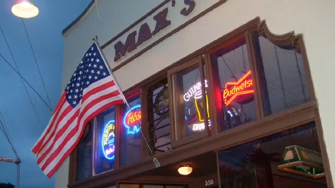 Buitenkant - Max's Tavern, Eugene, OR