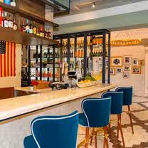 Una foto del restaurante Delucca Pizza & Wine - Fort Worth