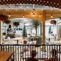 A photo of Doyles Garden Bar restaurant