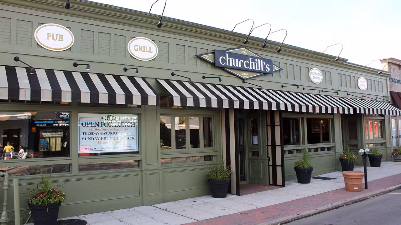 Buitenkant - Churchill's - Rockville Centre, Rockville Centre, NY