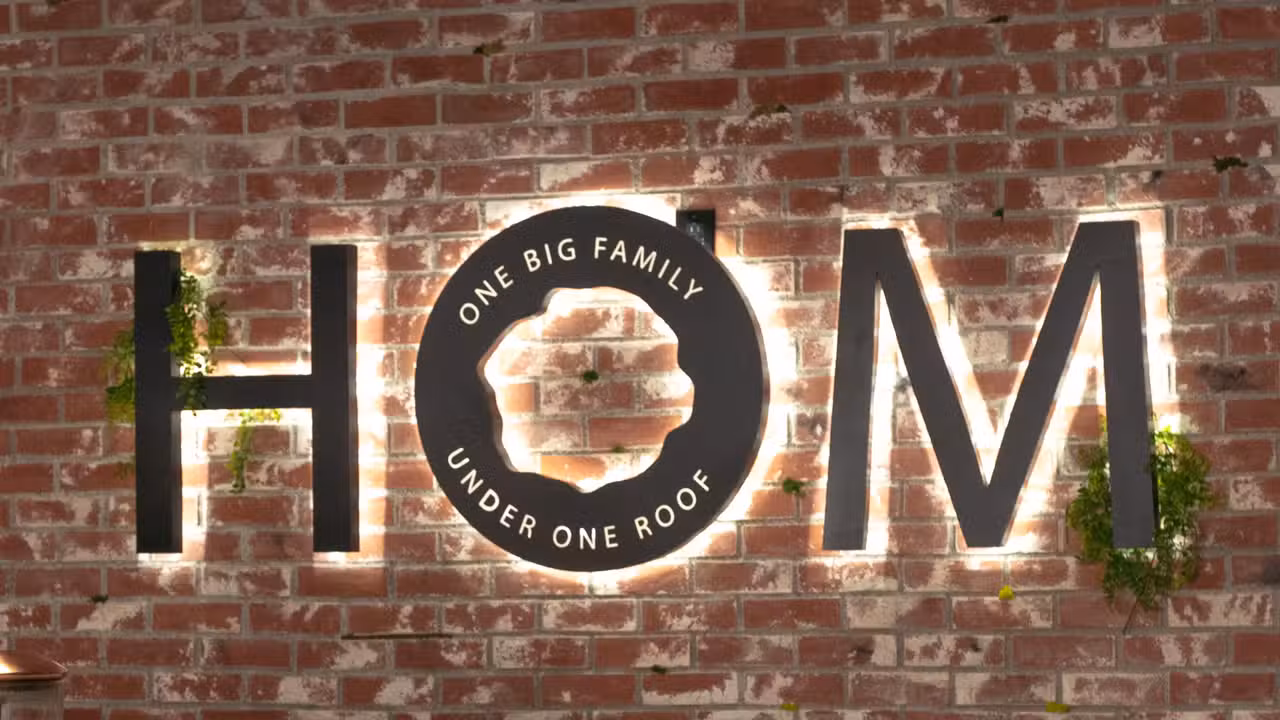 HOM Italian Eatery, Woodland Hills, CA
