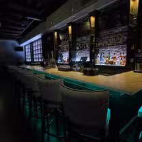 A photo of Avenue Social Kitchen & Cocktails restaurant