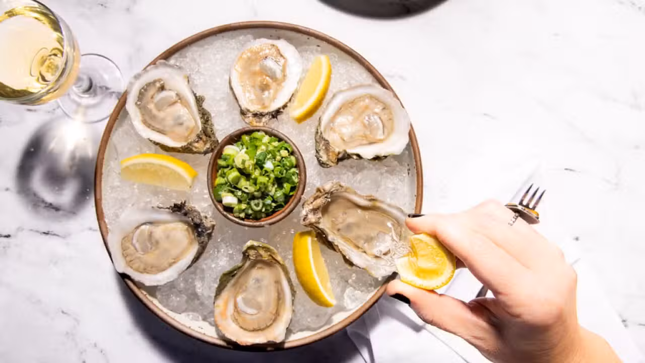 Dorothy's Cocktail & Oyster Bar, Saint Simons, GA