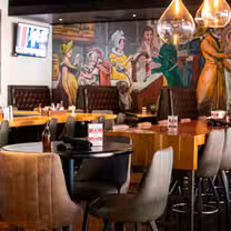 A photo of McCray's Tavern - East Cobb restaurant