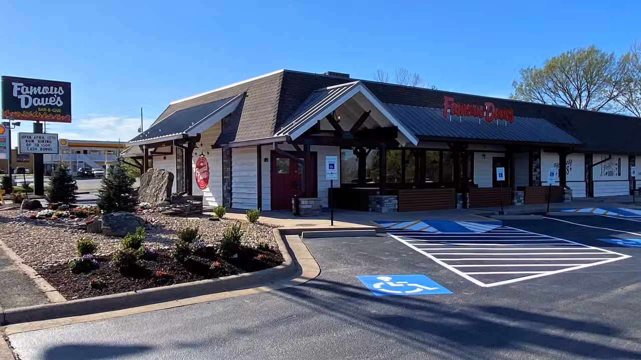 Famous Dave's - Branson - Famous Dave's - Branson, Branson, MO