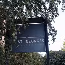 Una foto del restaurante St George's Restaurant