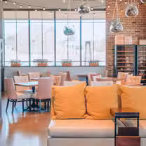 A photo of Jonathan's the Rub at Memorial Green restaurant