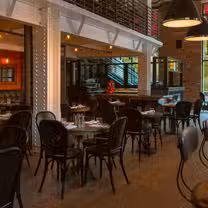 Una foto del restaurante Red Owl Tavern