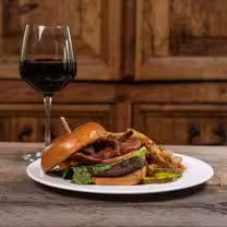 Una foto del restaurante Fire at the Ridge